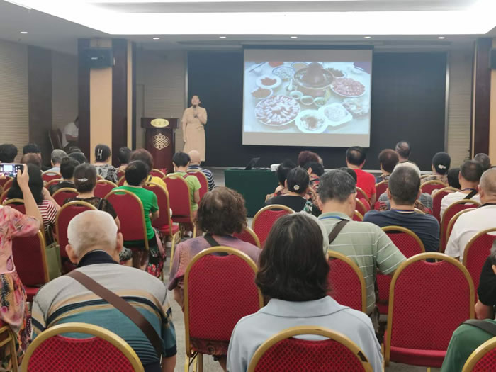 綿陽中旅行假日旅行社舉行胡楊林、南疆專列推薦會(huì)